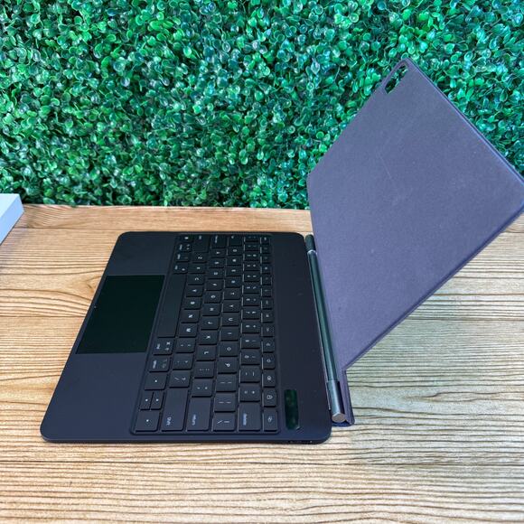 Magnetic Keyboard Case iPad Pro 13" 2024 Multi-Touch Trackpad Floating Backlit - Picture 4 of 12